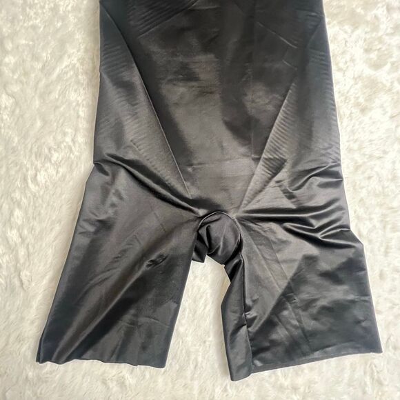 Spanx Womens Black Seamless Mid-Thigh Tummy Control Shapewear Bodysuit Small - Picture 3 of 6